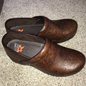 Brown dansko xp